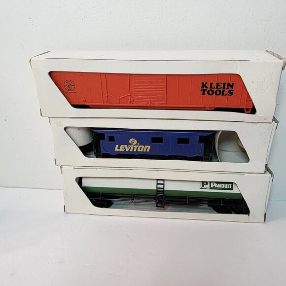 3 Vtg IHC Slovenia HO Scale Train Cars Tanker Caboose Leviton Panduit Klein - Picture 11 of 11